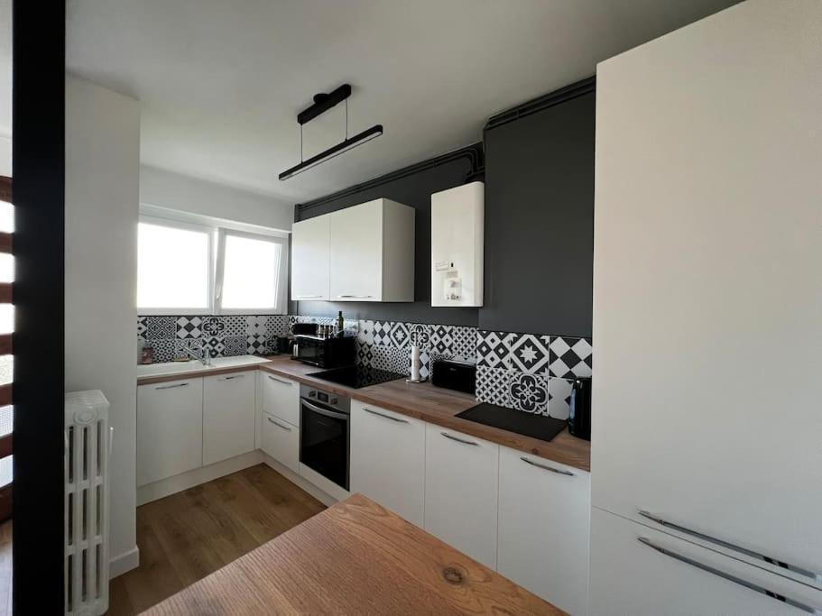 Appartamento T2 Lumineux Refais A Neuf Avec Parking ! Lorient Esterno foto